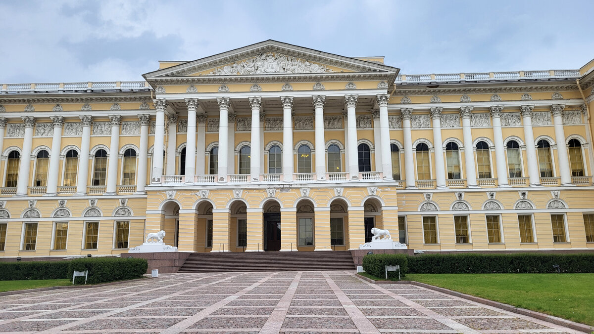 Михайловский дворец какие картины