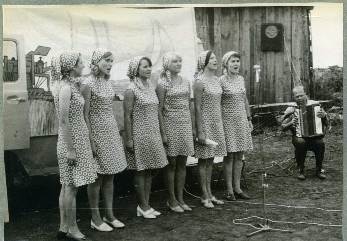 Выступление бригады РДК в совхозе "Добруньский" Севского района