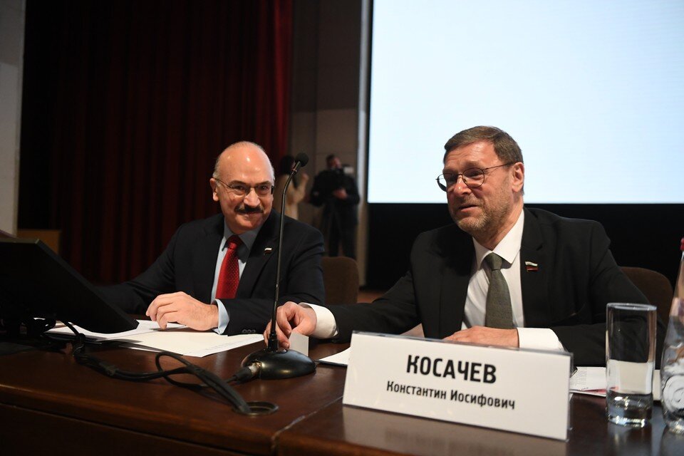     Вице-спикер Совфеда Косачев заявил, что Россия способна стать инициатором реформы международного права  GLOBAL LOOK PRESS