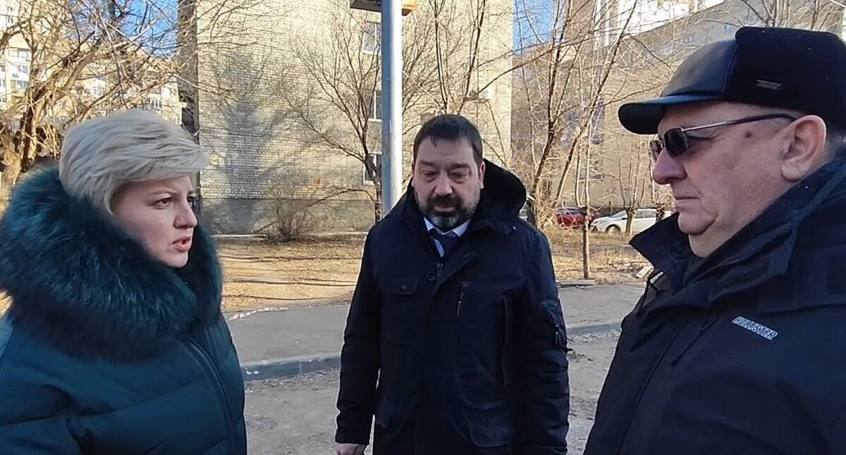    Слева - Лада Мокроусова, в центре - Максим Сиденко, справа - Игорь Молчанов. Кадр из видео в Telegram-канале Лады Мокроусовой