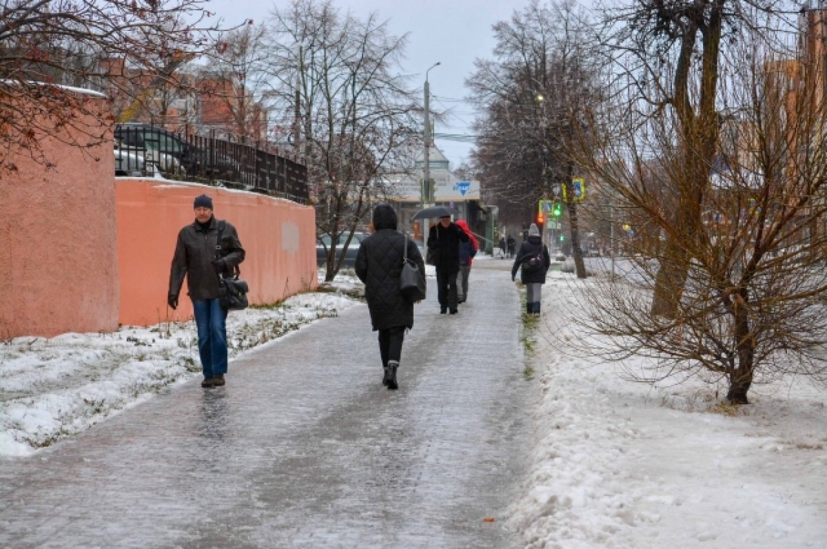    Более 200 человек обратились в травмпункты Тулы из-за гололеда