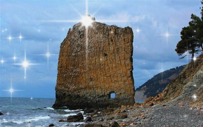 Скала Парус, близ Геленджика.