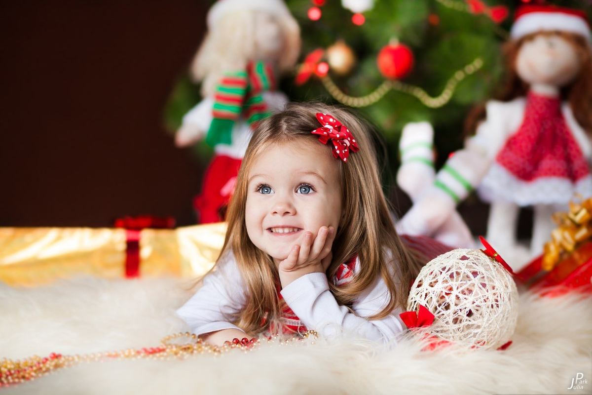 Christmas children. Детская Новогодняя фотосессия. Фотосессия новый год. Новый год дети. Новый год праздник для детей.