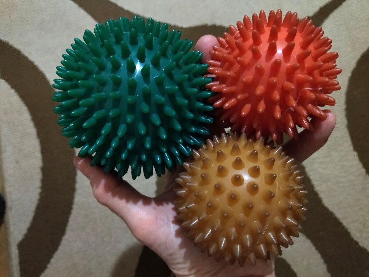 Мячики для массажа.