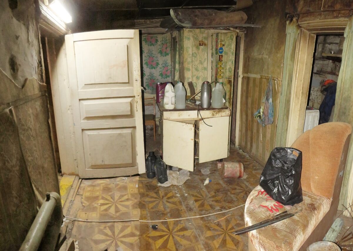  📷    Житель Медногорска нанес несколько ударов молотком по голове своему знакомому Марина Шарт