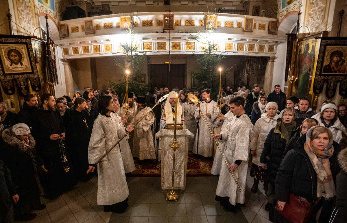 митино 1999 год приход константина елены. нижний храм вознесенского кафедрального собора г. ночная рождественская служба. рождество христово служба. божественная литургия на рождество христово.