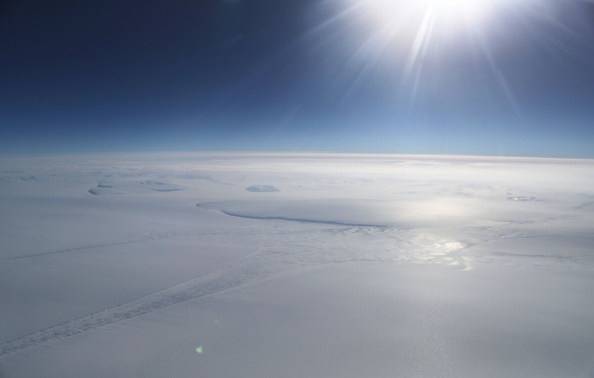    Антарктида  Mario Tama/Getty Images