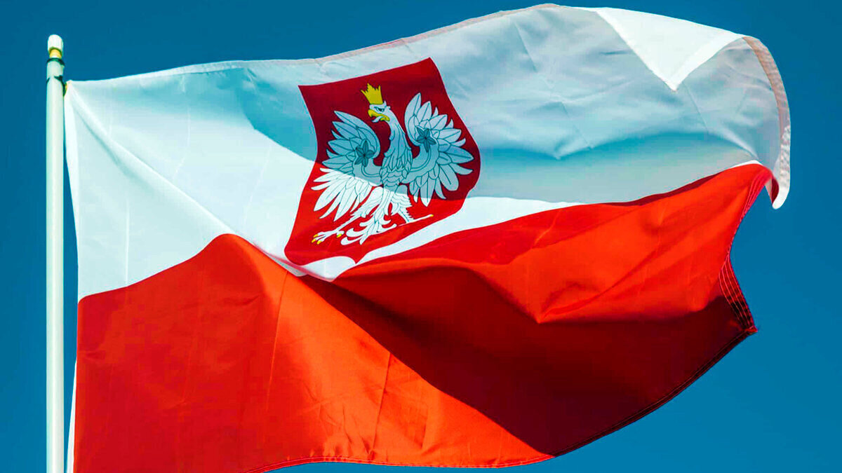 Национальный флаг польши