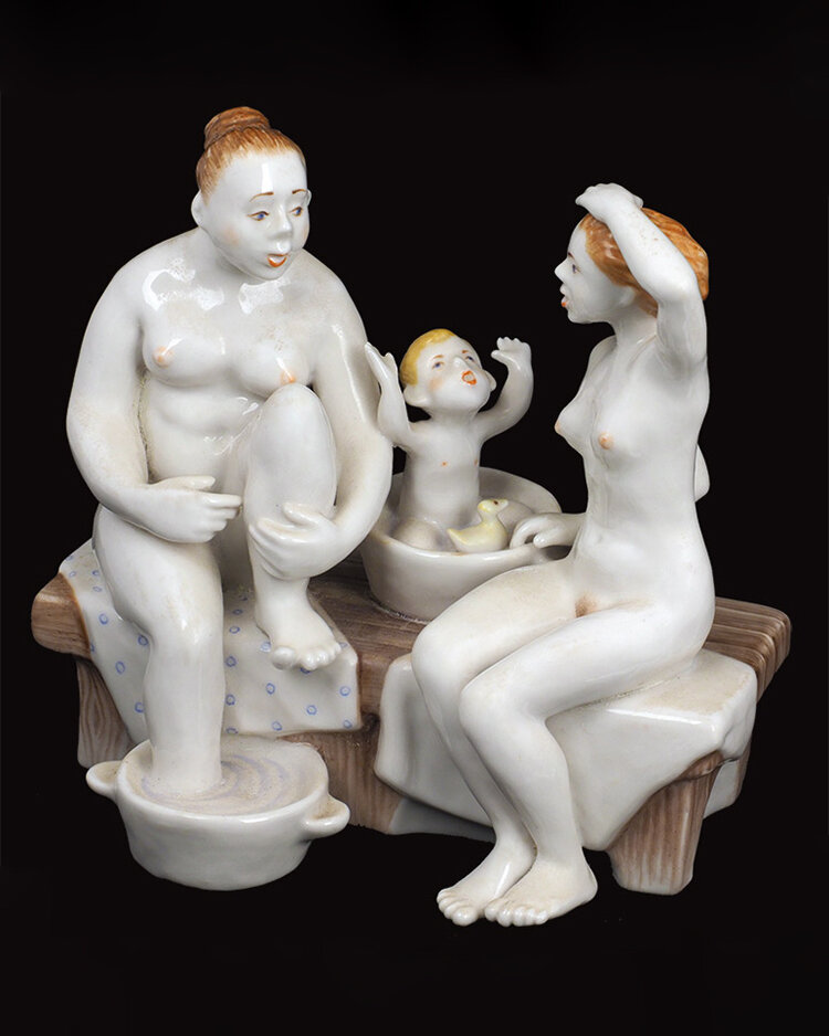 Скульптура «В бане», 1959 год. Дулёвский фарфоровый завод, автор Нина Александровна Малышева (авторский экземпляр)