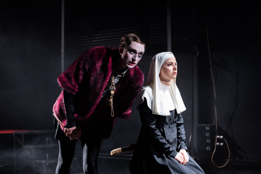 мера за меру театр маяковского