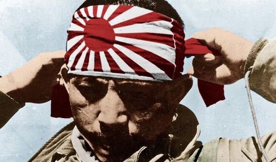На фото изображен японский летчик-камикадзе, а не сухопутный армейски офицер, но ментально он мне показался схожим с главным героем рассказа лейтенантом Широ Иендо