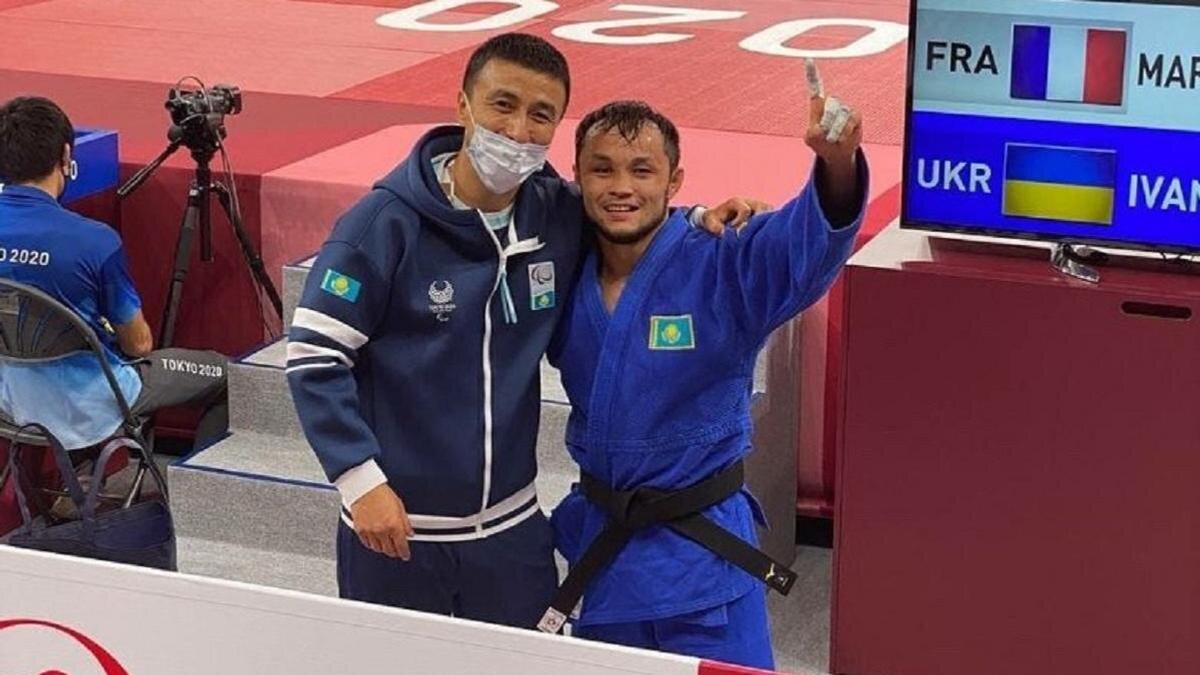    Ануар Сариев с тренером:Паралимпийский комитет Республики Казахстан