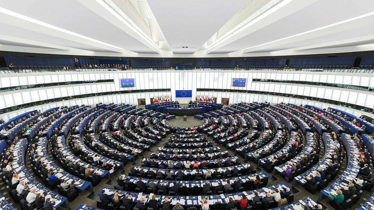     Европарламент поддержал законопроект о цифровизации визовых процедур в Шенгенской зоне, что предусматривает возможность подачи заявления на получение шенгенской визы в режиме онлайн. Об этом сообщает Ассоциация туроператоров России (АТОР).