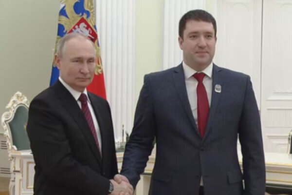    Владимир Путин и Иван Фисенко (сайт президента страны)