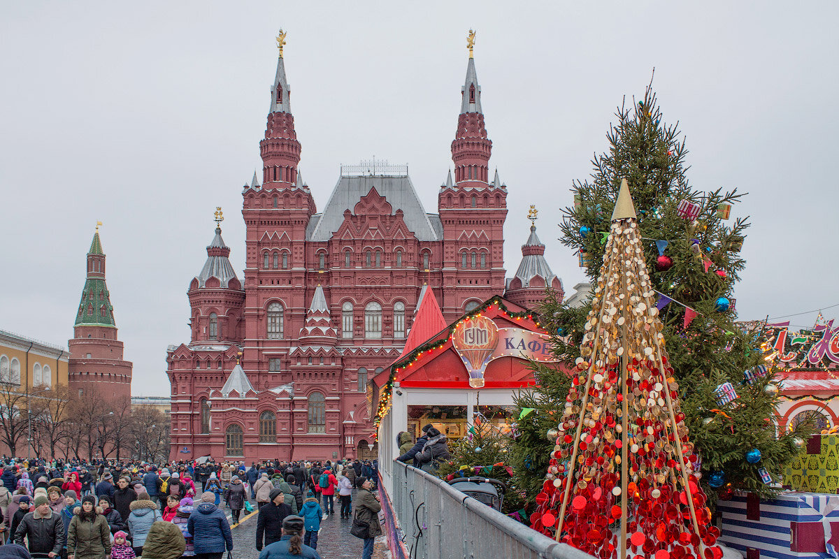 как проходит новый год на красной площади. москва гум каток 2020. красная площадь москва декабрь 2022. елка в москве 2022 на красной площади. фото красной площади выборг новогодние.