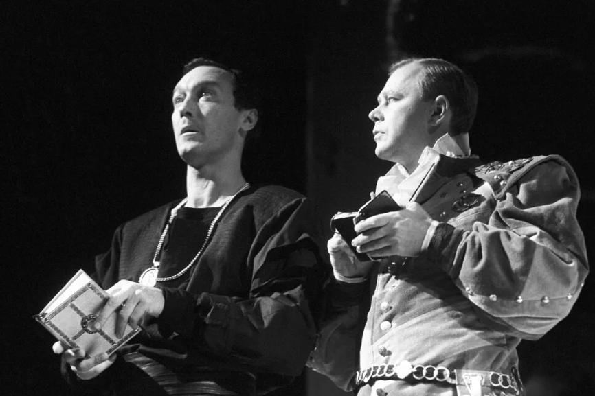 Русский театр 2000. Государственный академический большой театр союза сср. Грузинская 23 нижний новгород театр комедии. Большой московский театр в ссср. Театр в 1990 годы в россии.