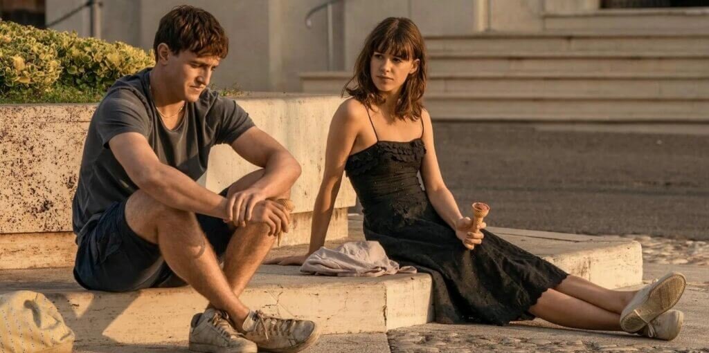 Кадры из сериала "Нормальные люди". Листайте галерею.