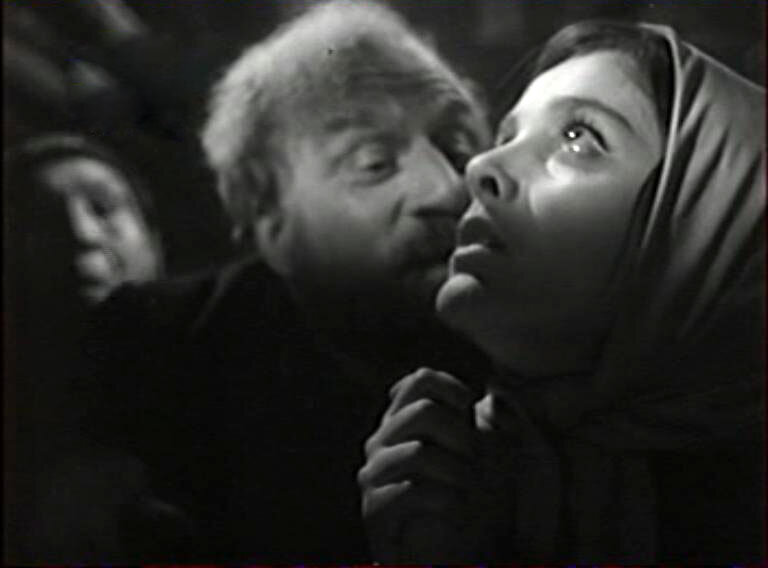 кадр из фильма.ютуб Тучи над Борском.