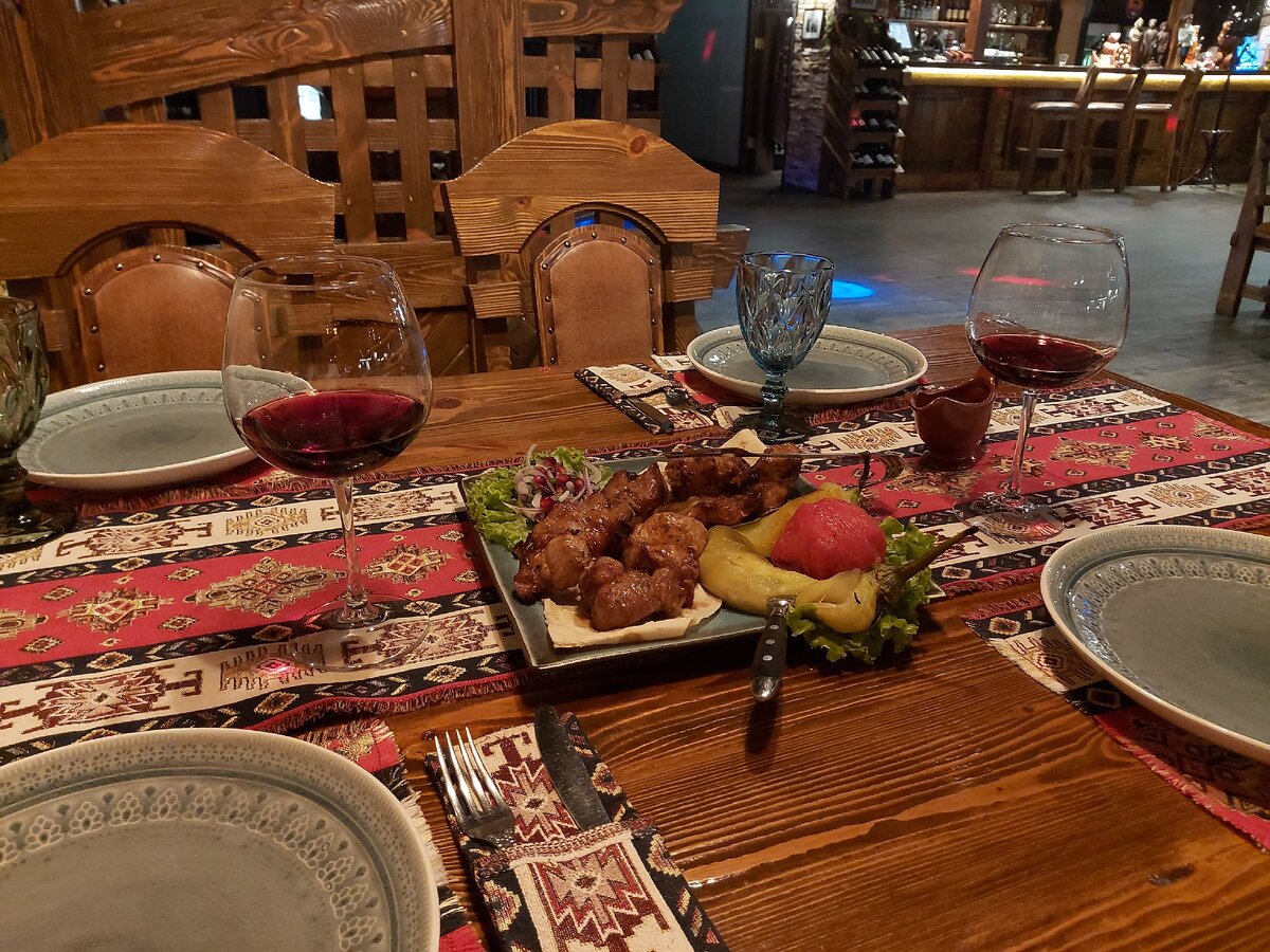 Свиной шашлык с овощами