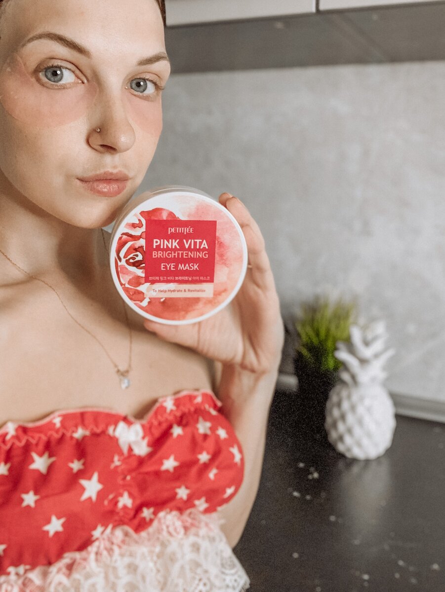 Эти патчи отлично осветляют темные круги под глазами, питают и снимают отёчность