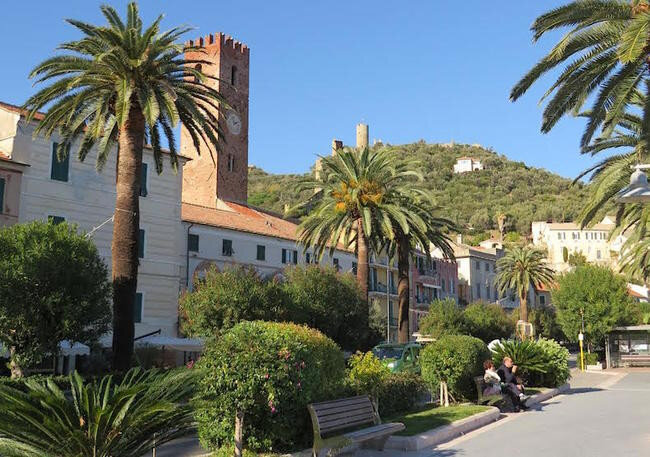 Главная достопримечательность г. Ноги замок Урбино