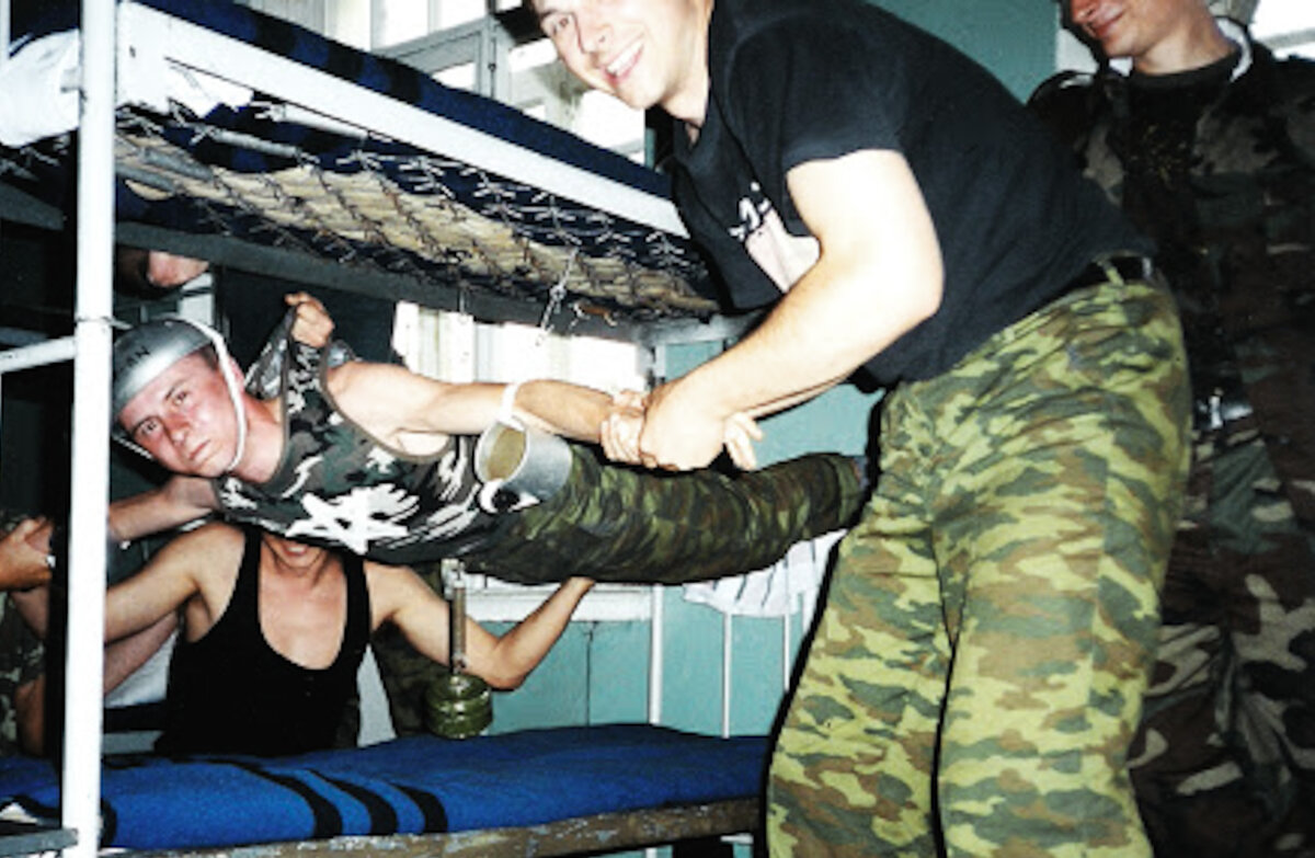 Приколов в русской армии достаточно.