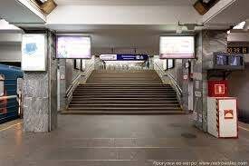 Вестибюль станции метро Проспект Ветеранов (фото из интернета)