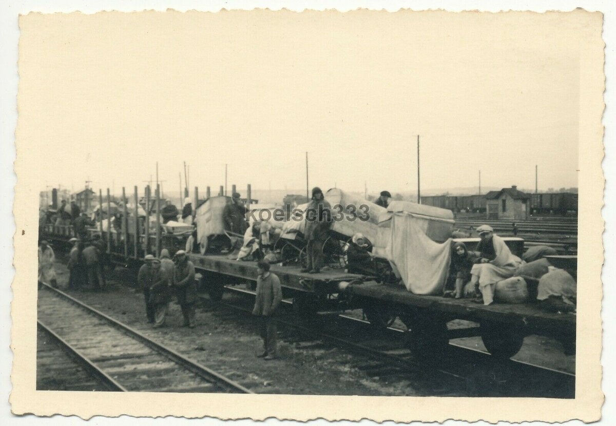 Конвоя не видно, мужчины в гражданском