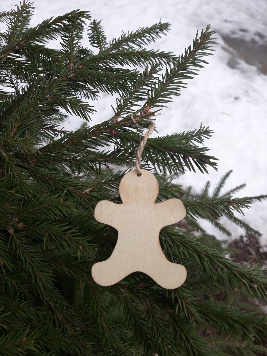 Иллюстрация на тему "Маниакальный советчик: высоко сидит, далеко глядит, думает за других, молчать не умеет, язык длинный имеет!". / Фотография из личного архива автора статьи. 