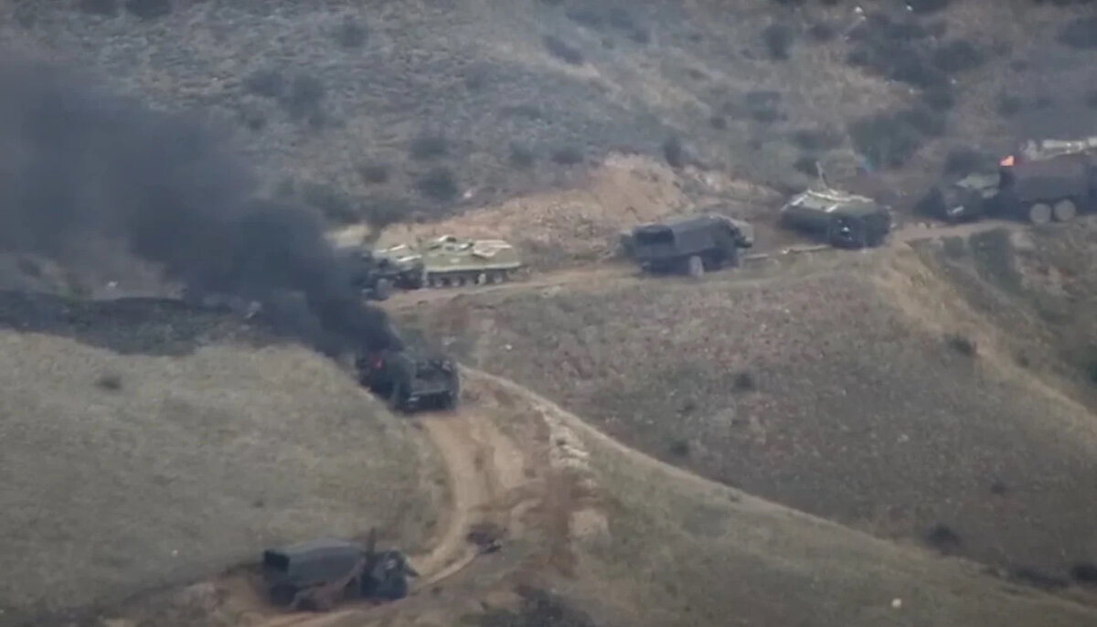 Очередной виток обострения в Нагорном Карабахе может раскрутиться еще сильнее — тем более что Турция всячески «подзуживает» Азербайджан в конфликте. Об этом заявил президент Института Ближнего Востока Евгений Сатановский в комментарии ФАН.