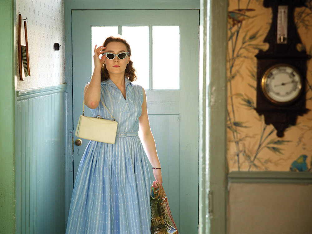 Кадр из фильма "Бруклин", реж. Джон Кроули. На фото главная героиня в исполнении Сирши Ронан.