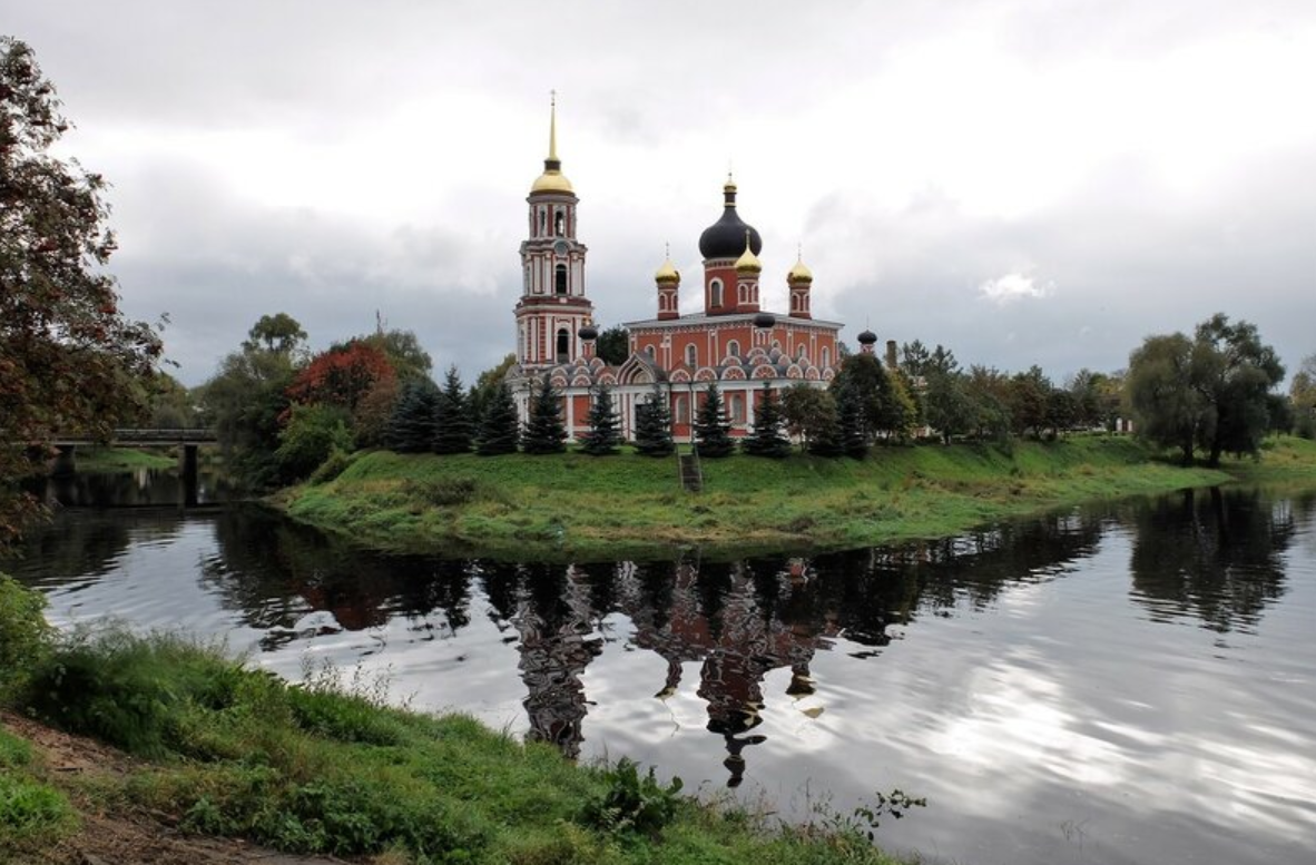 Р русса. Река Порусья Старая Русса. Река Полисть Старая Русса. Старая Русса река в городе