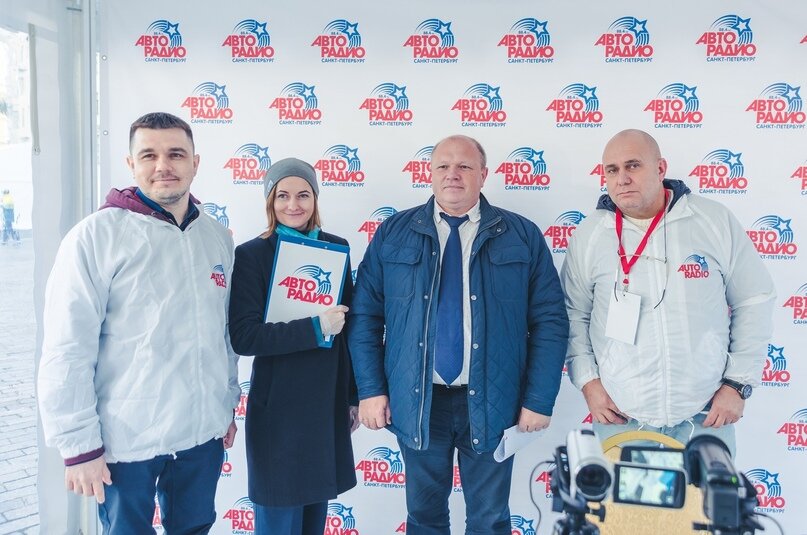 DJ Дмитрий Казанцев, шеф-редактор Евгения Соколовская, директор СПб ГБУ «Мостотрест» Андрей Кочин, автоэксперт Дмитрий Попов