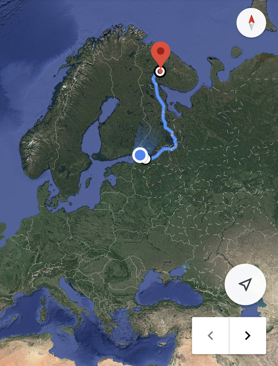 От Санкт Петербурга до Хибин почти сутки на поезде.