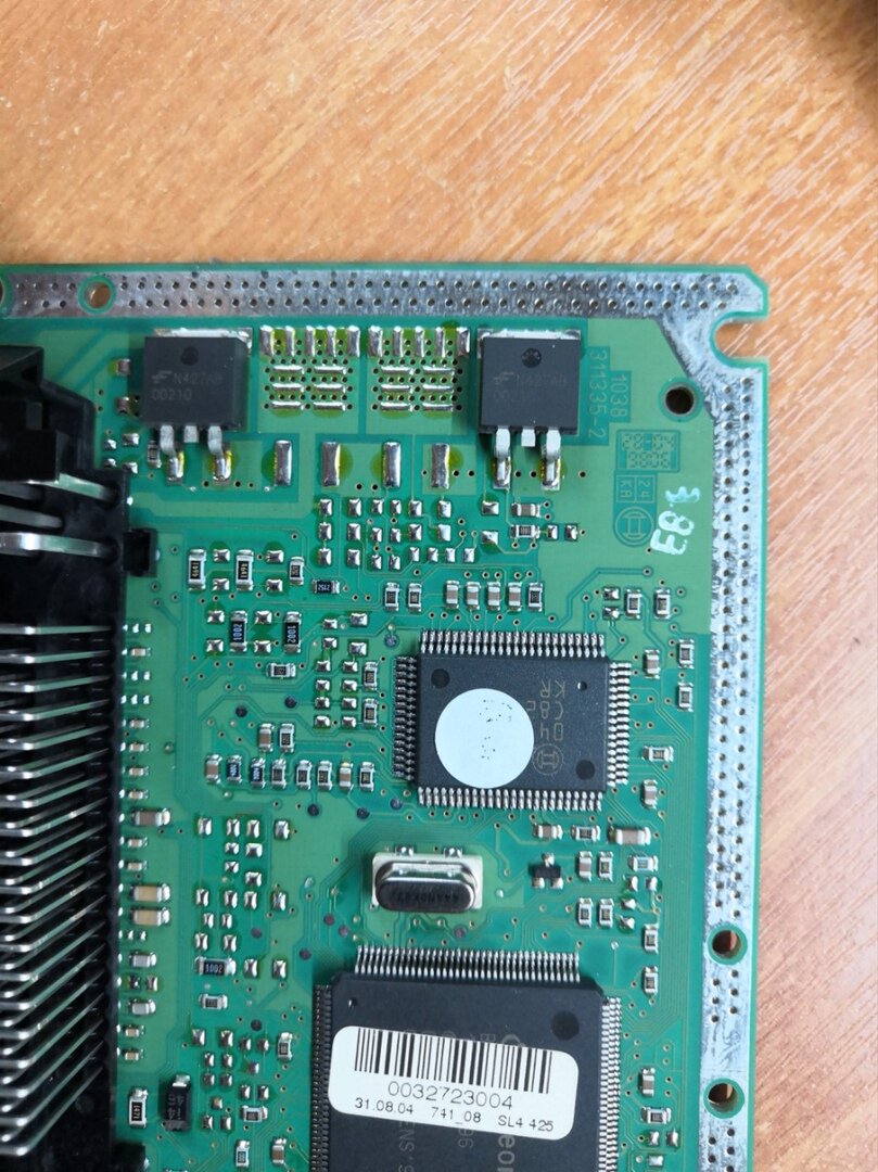 Прошить bosch. Bosch m7.9.7. Блок Bosch m 7.9.7. Bosch m7.9.7 плата. Плата бош 797+.