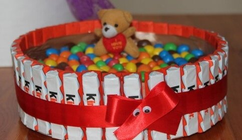 Торт из киндеров «Детское счастье»