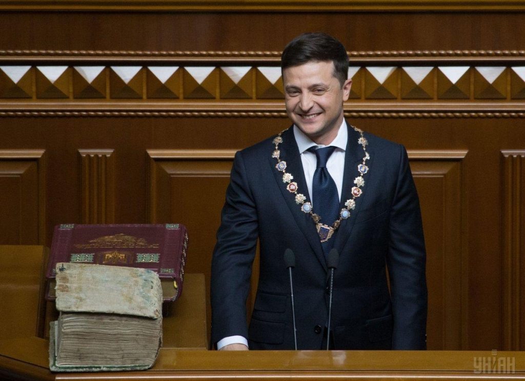 Всегда улыбчивый президент -квнщик.