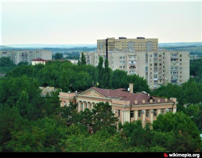 Знаете ли вы, почему этот город так назвали? Ведь в нем нет того, в честь чего о