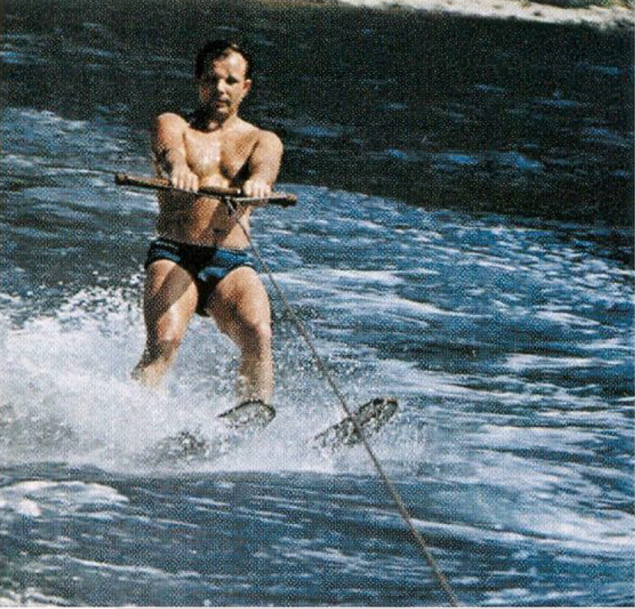 Гагарин на водных лыжах в последние годы своей жизни