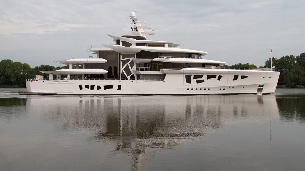 80-метровая Nobiskug Artefact. Фото: Andreas Jens / TheYachtPhoto.com