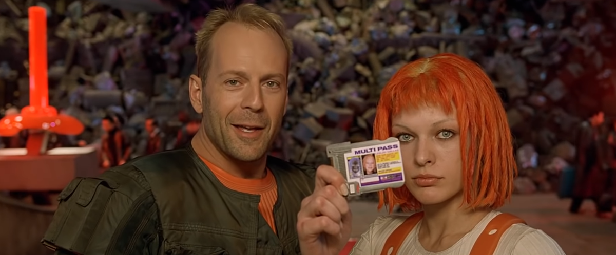 кадр из фильма "Пятый элемент"