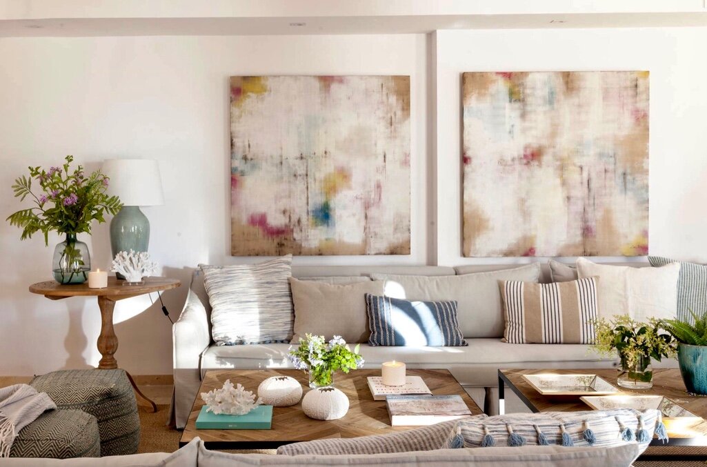 Как разместить диван в гостиной: 10 идей + схема-шпаргалка