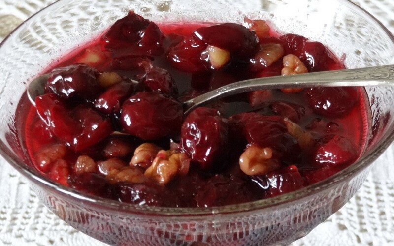 Варенье из белой черешни с грецким орехом. Варенье из черешни с грецким орехом. Варенье из черешни с орехами. Вишня с грецким орехом варенье.