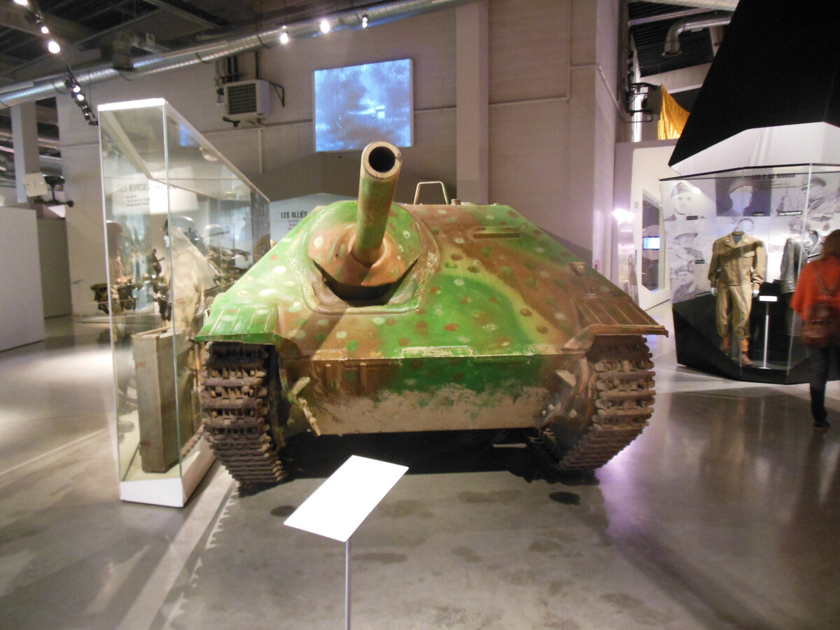 Военный музей в Бастони. САУ Хетцер, производившаяся на базе чешского танка Pz.Kpfw.38 в 1944 - 1945 гг.