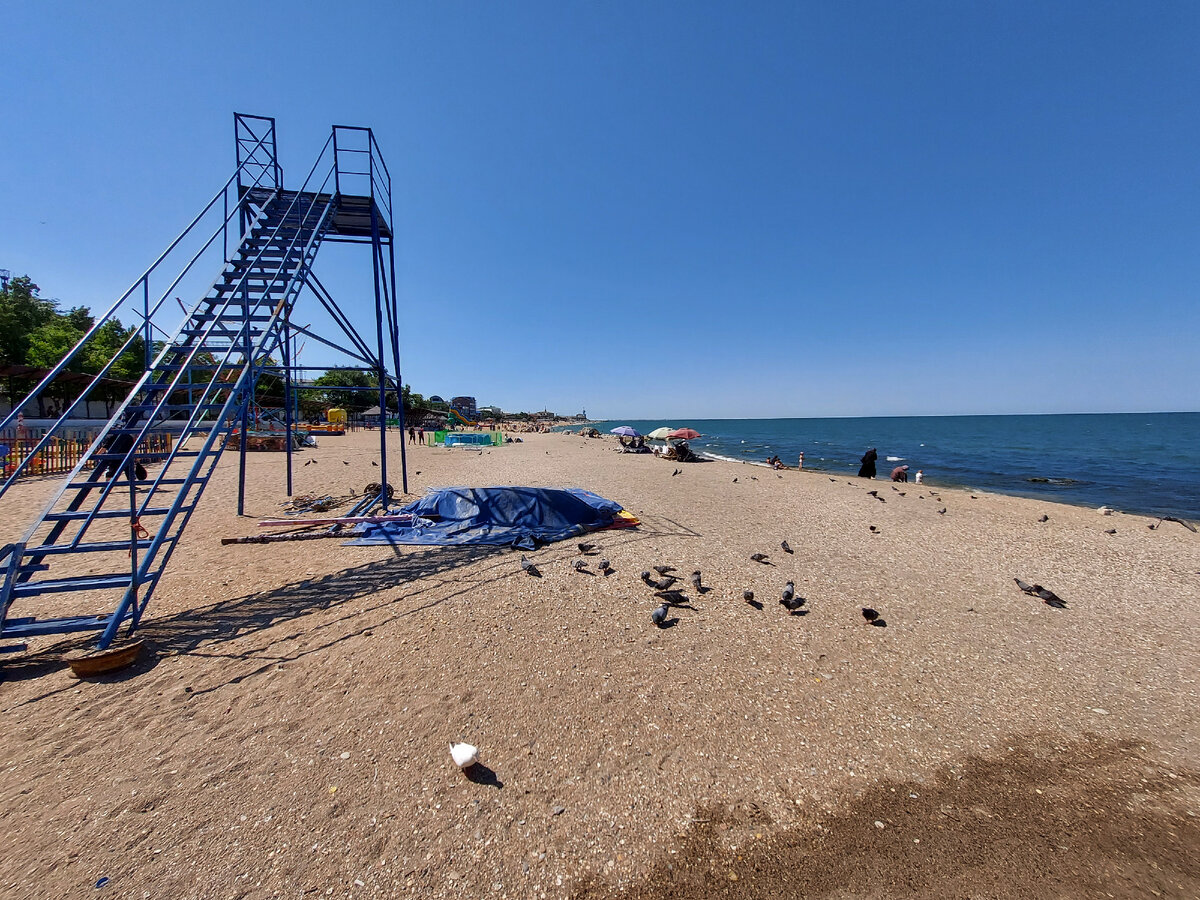 Пляж Махачкалы.