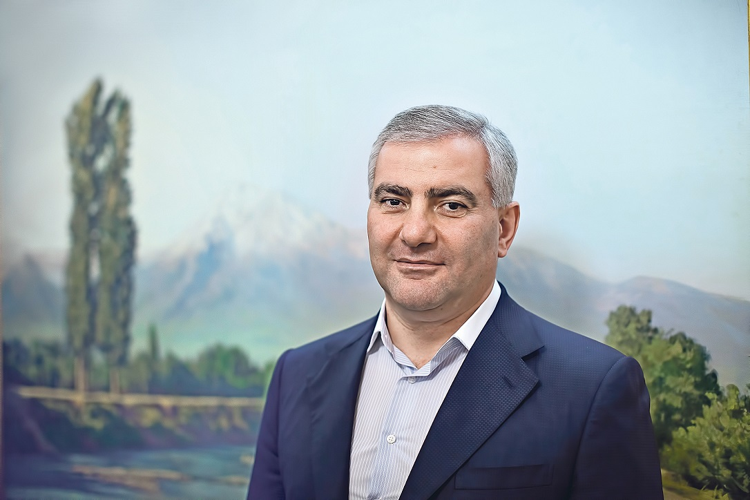 Самвел Карапетян 