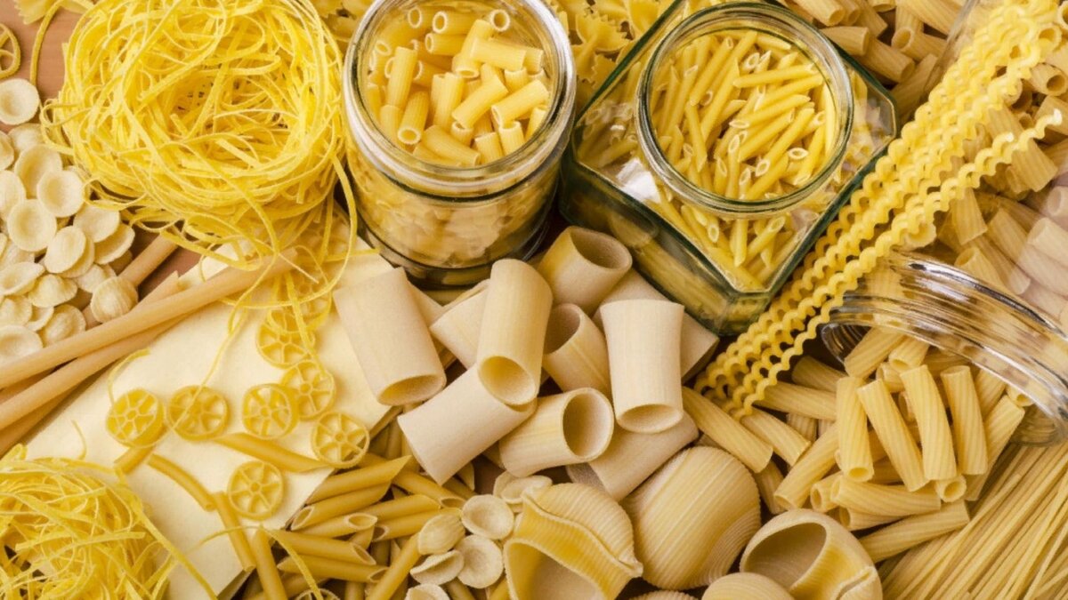 Производители макарон объясняют рост цен на 15-20% из-за резкого подорожания пшеницы. 