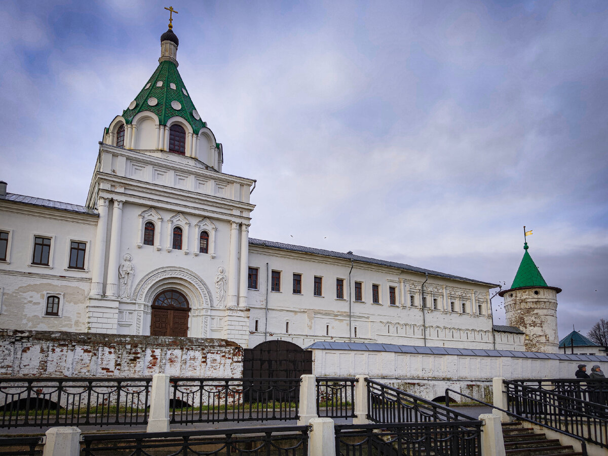 Ипатьевский монастырь в Костроме