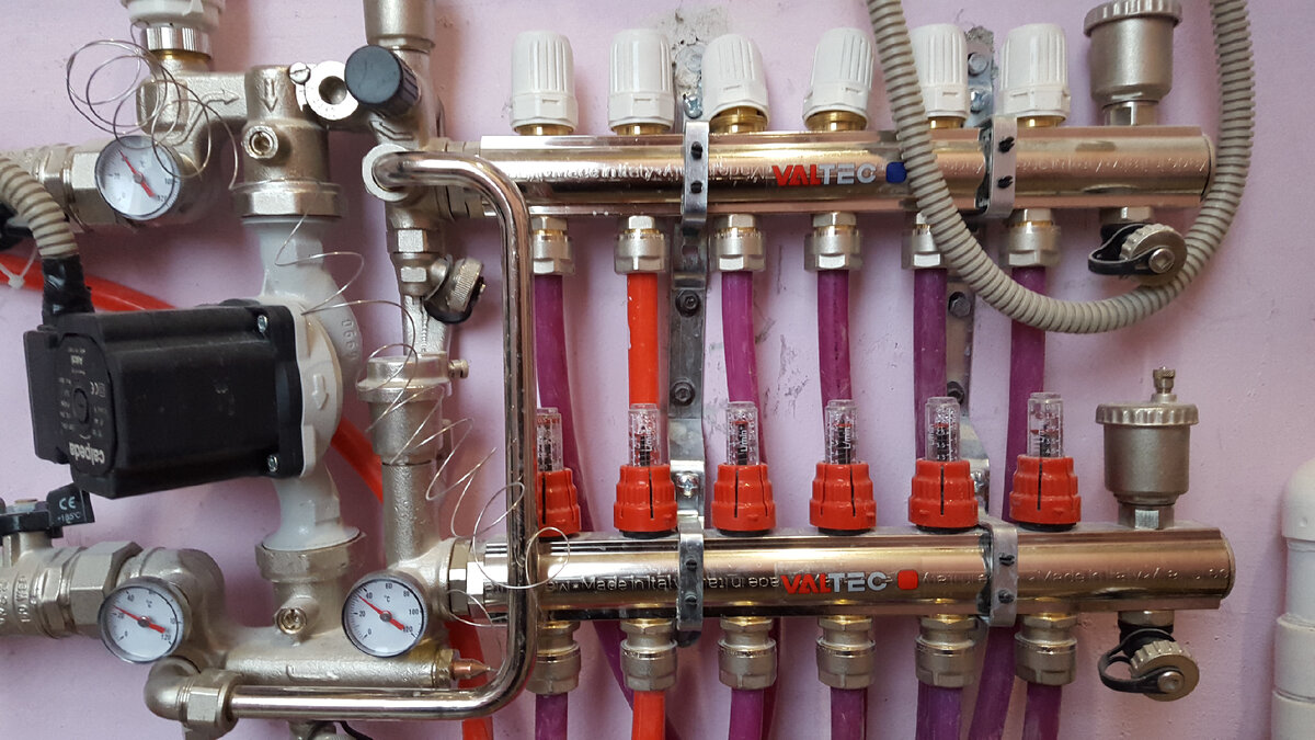 Коллектор для тёплых полов - продаётся в сборе и с датчиками.