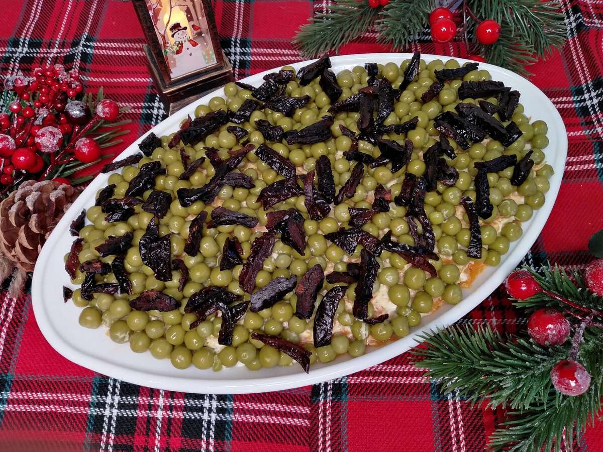 советские салаты на праздничный. салат встреча. новогодние салаты оливье классический. советские салаты на праздничный. салаты для любимой мамы.